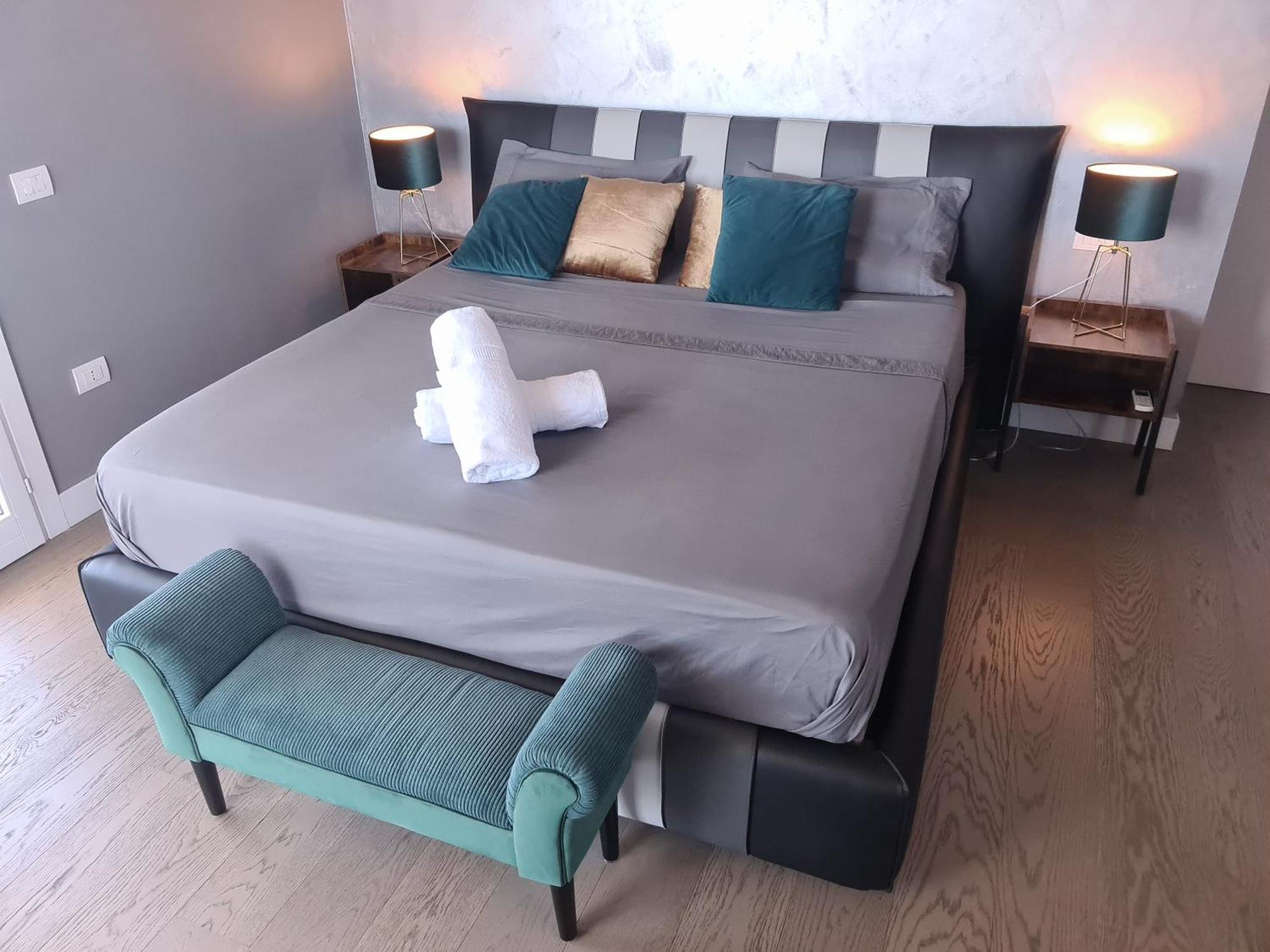 Penthouse Genneruxi Hotel Cagliari Bagian luar foto